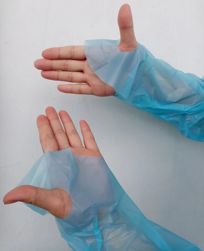 Long Sleeve Disposable Waterproof Non Woven Plastic Isolation Suit HDPE Disposable Apron CPE Protective Gown with Thumb Loop